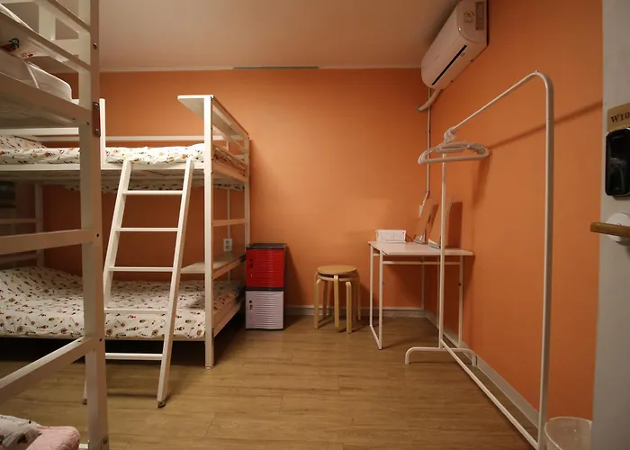 Bunk Guesthouse Hongdae