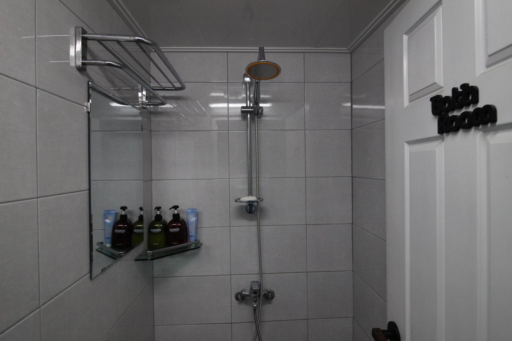 Guest house Bunk Hongdae 2*